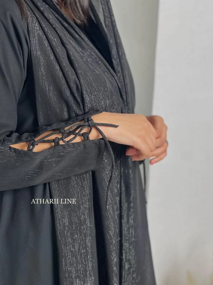 woman wearing abaya